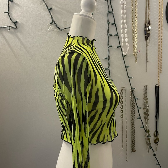ZEBRA MESH TOP - Picture 3 of 3